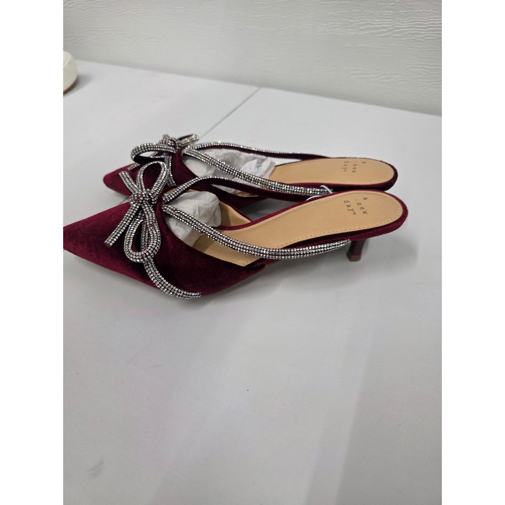 A New Day Burgundy Velvet Rhinestone Bow Kitten Heels Pointed Toe Mules Red - Picture 4 of 4